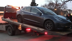 我们的特斯拉Model 3停放时发生了灾难性故障