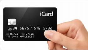 AppleCard信用卡的感觉比普通的金属信用卡要厚漂亮且重