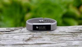 Fitbit预计第三季度的销售额将在335至3.55亿美元之间