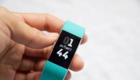 FitbitCharge4就是这样一种追踪器可以为用户提供很多服务