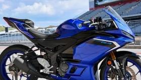 2025款雅马哈YZF-R3是年轻车手进入超级跑车世界最酷的方式